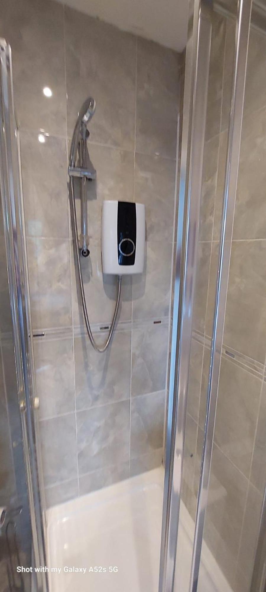 Three Bedroom House Lancaster Road Лондон Екстериор снимка